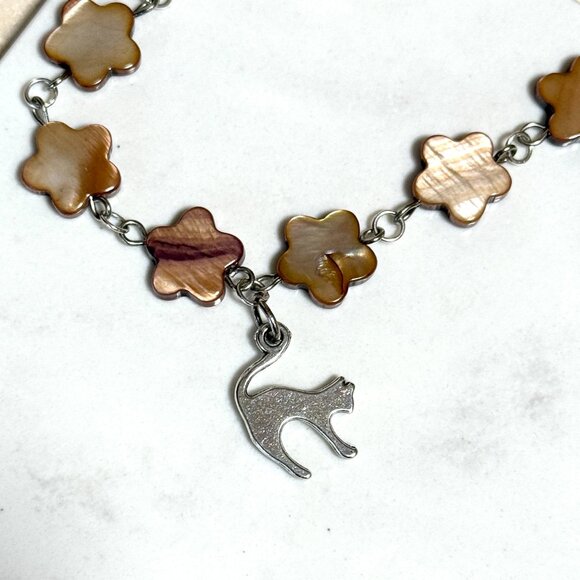 Caramel Mother of Pearl Flower Beaded Short Necklace + Cute Slim Cat Pendant - Picture 6 of 13